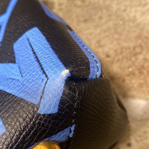 Gently used Burberry Graffiti bag - Picture 10 of 12